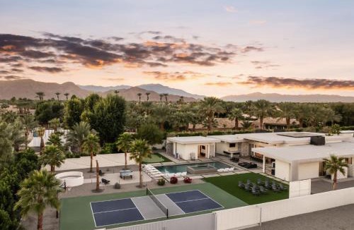 Indio House | Gold @ Elemento49 - Pool Pickleball - Sleeps 18