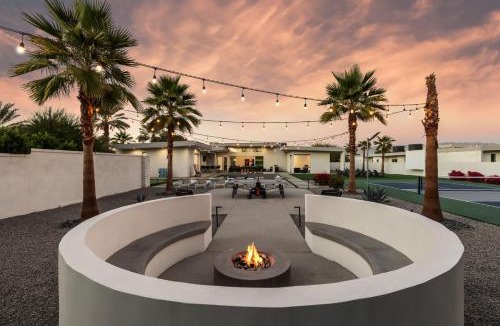 Indio House | Gold @ Elemento49 - Pool Pickleball - Sleeps 18
