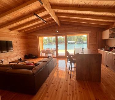 Ulcinj House | Gold fish3
