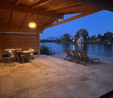 Ulcinj House | Gold fish3