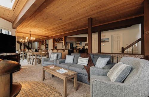 Big Bear Lake House | Golden Hour - Jacuzzi, Sauna, Pool, Tennis, Gated