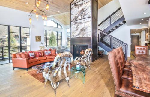 Golden Peak Apartment | Golden Peak Penthouse