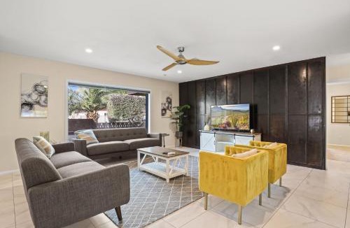 Tempe House | Golden Retreat W Pool, Putting Green
