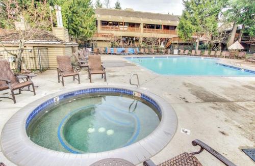 Welches House | Golf-course-front home with hot tub & pool - easy ski & golf access