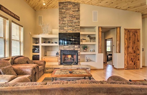 Torreon House | Golf Course & Lake Views: Luxe Show Low Cabin