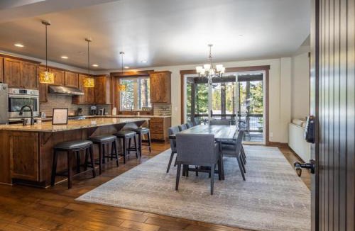 Cle Elum House | Golf Course View, Hot Tub & Suncadia Pool Access
