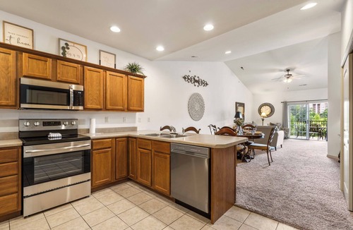 Branson Condo | Golf Course Views Updated Condo Near Branson Shows & Dining