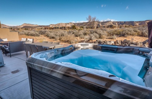 St. George Villa | Golf Course Views, Sleeps 14 - Private Hot Tub