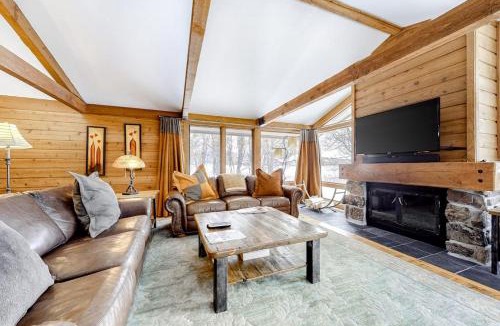 Jackson House | Golf Creek12