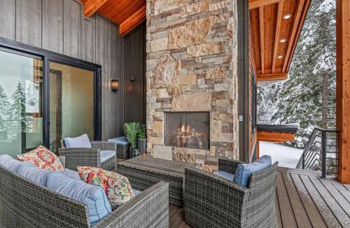 Sandpoint Villa | Golf Getaway Stunning Lake & Mountain Views