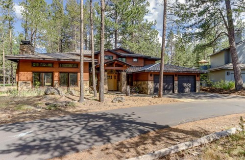 Sunriver House | Golfcourse Getaway in the Meadows