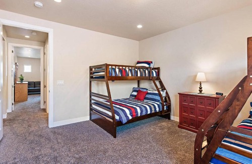 St. George Apartment | Good Day Sunshine