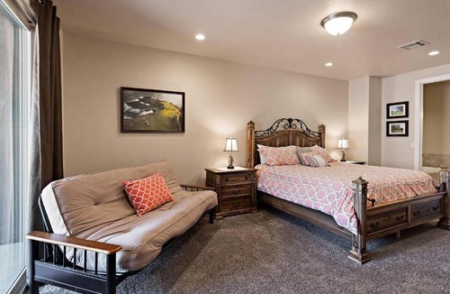 St. George Apartment | Good Day Sunshine