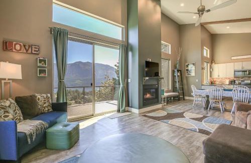 Carson House | 'Gorge Retreat' - Modern Carson Home w/Mtn Views!