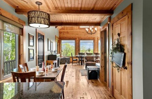 Stocking House | Gorgeous and Modern Cabin Rental with Lake Views near Omaha, Nebraska