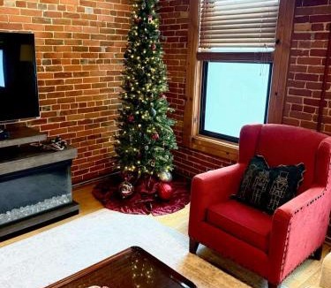 Historic Downtown La Crosse Apartment | Gorgeous apartment across from La Crosse Center