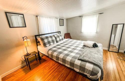 Central Colorado Springs House | Gorgeous cottage downtown COS pet friendly