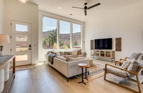 Kanab House | Gorgeous Kanab Home: Canyon Views & Pool Access!