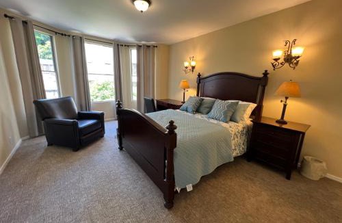 Nob Hill Apartment | Gorgeous unique Victorian top flat in heart of SF