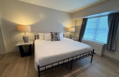 North Central Omaha Apartment | Graceland 325