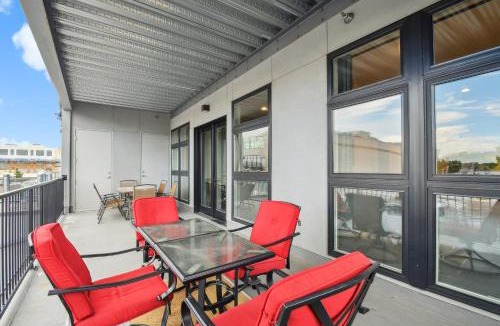 River North Art District House | Graffiti & Skyline | RiNo Art Lofts