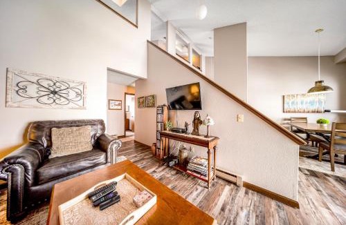 Silvercreek Apartment | Granby Condo with Views