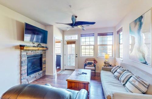 Silvercreek Apartment | Granby Ranch H103