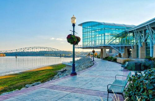 Dubuque Hotel | Grand Harbor Resort