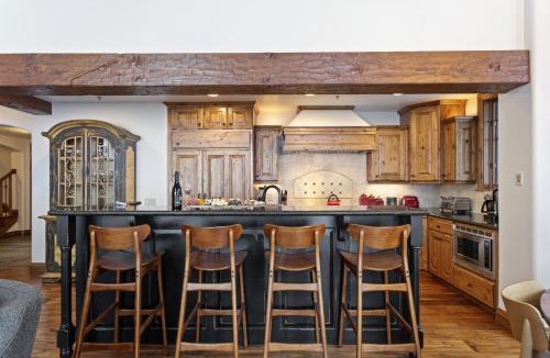 Empire Pass Apartment | Grand Lodge - Four Bedroom #405 - Ski-in ski-out