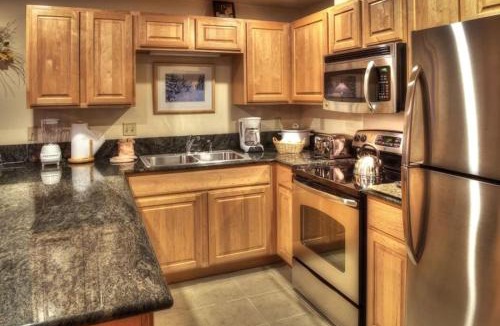 Four O'Clock Apartment | Grand Timber Lodge 3 Bedroom Ski In, Ski Out Condo