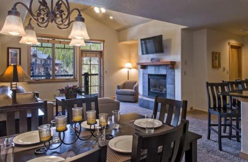 Four O'Clock Apartment | Grand Timber Lodge 3 Bedroom Ski In, Ski Out Condo
