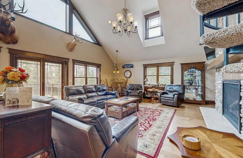 Tomahawk House | Grand Tomahawk Lodge