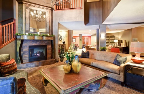 Historic Downtown La Crosse Hotel | GrandStay Hotel & Suites La Crosse