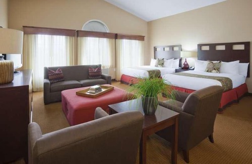 Historic Downtown La Crosse Hotel | GrandStay Hotel & Suites La Crosse