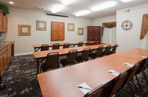 Rapid City Hotel | GrandStay Residential Suites Rapid City