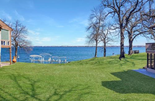 Orleans House | Grassy Knoll Retreat on the Big Spirit Lake