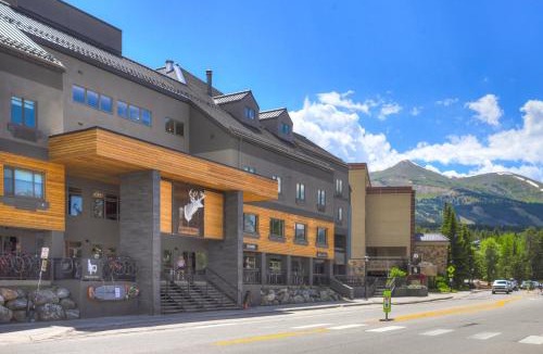 Peak 9 Hotel | Gravity Haus Breckenridge