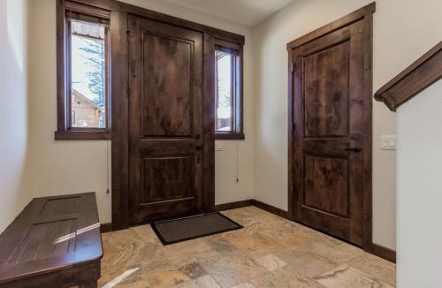 Stonegate House | Gray Bear 454