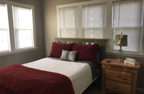 Fairbury Bed & Breakfast | Grayhouse Inn - Room #2