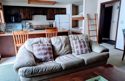 Ketchum Condo | Great 1 (plus) bedroom condo. This is the best location in Ketchum!