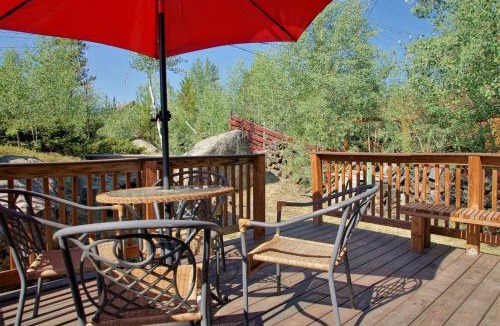 Grand Lake House | Great Deck with Gas Grill, Outdoor Firepit, 2 Blocks From Main Street