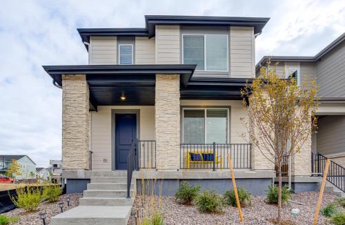 Aurora House | Great for Families! Newly Built Home in Aurora