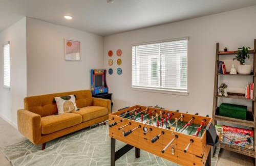 Aurora House | Great for Families! Newly Built Home in Aurora