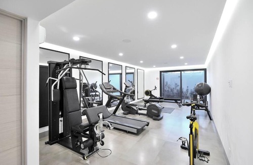 El Tezal Apartment | Great location 2BD 2BTH Walking distance to Medano