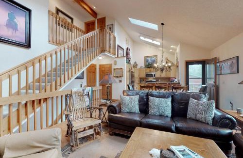 Aspen Brook House | Great location near national park & town with a deck & mountain view