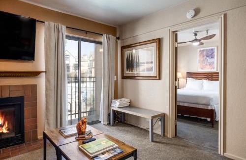 North Park City Resort | Great Location, Sleeps 4, 5 min drive to Ski & Bike Access, Shared Pool!