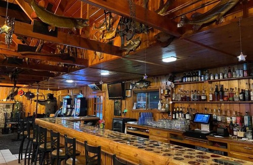 Woodruff House | Gresham Shores - Smiling Moose - PET FRIENDLY