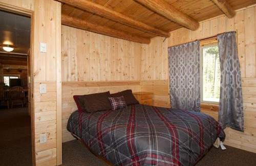 Island Park House | Grey Wolf Retreat