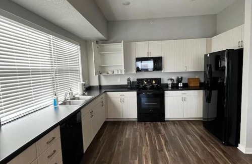 Downtown Des Moines Apartment | Greywood Retreat