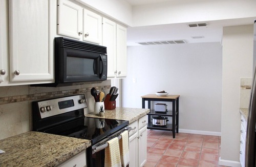 Village Three Condo | Ground level condo conveniently located off the 101 freeway in McCormick Ranch.